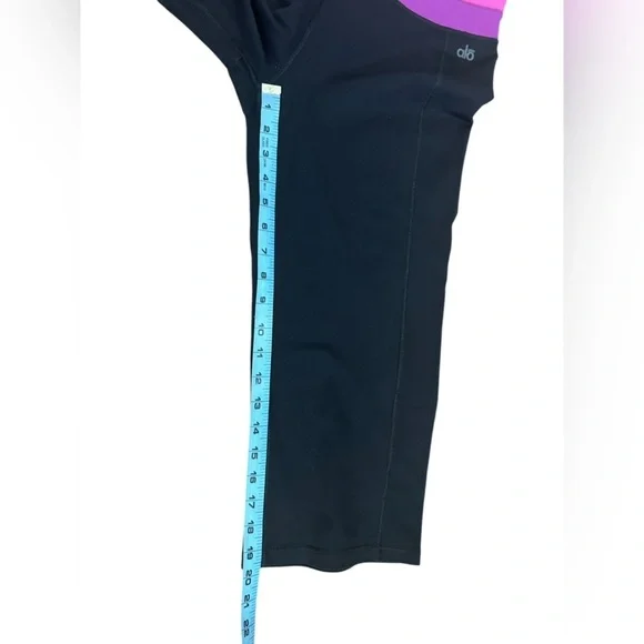 Alo Black & Pink Purple Colorblock Waist Activewear Capri Leggings Womens Medium - Picture 9 of 11